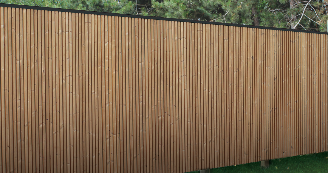 Toba Tuinwand - thermowood tuinafsluiting